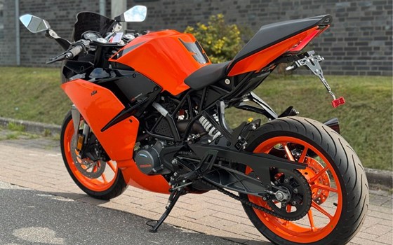 Gebrauchtmotorrad KTM RC 125 - Bild 6