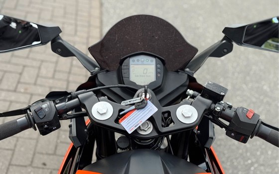 Gebrauchtmotorrad KTM RC 125 - Bild 9