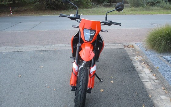 Neufahrzeug KTM 125 SMC R - Bild 4