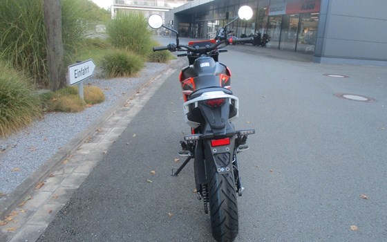 Neufahrzeug KTM 125 SMC R - Bild 8