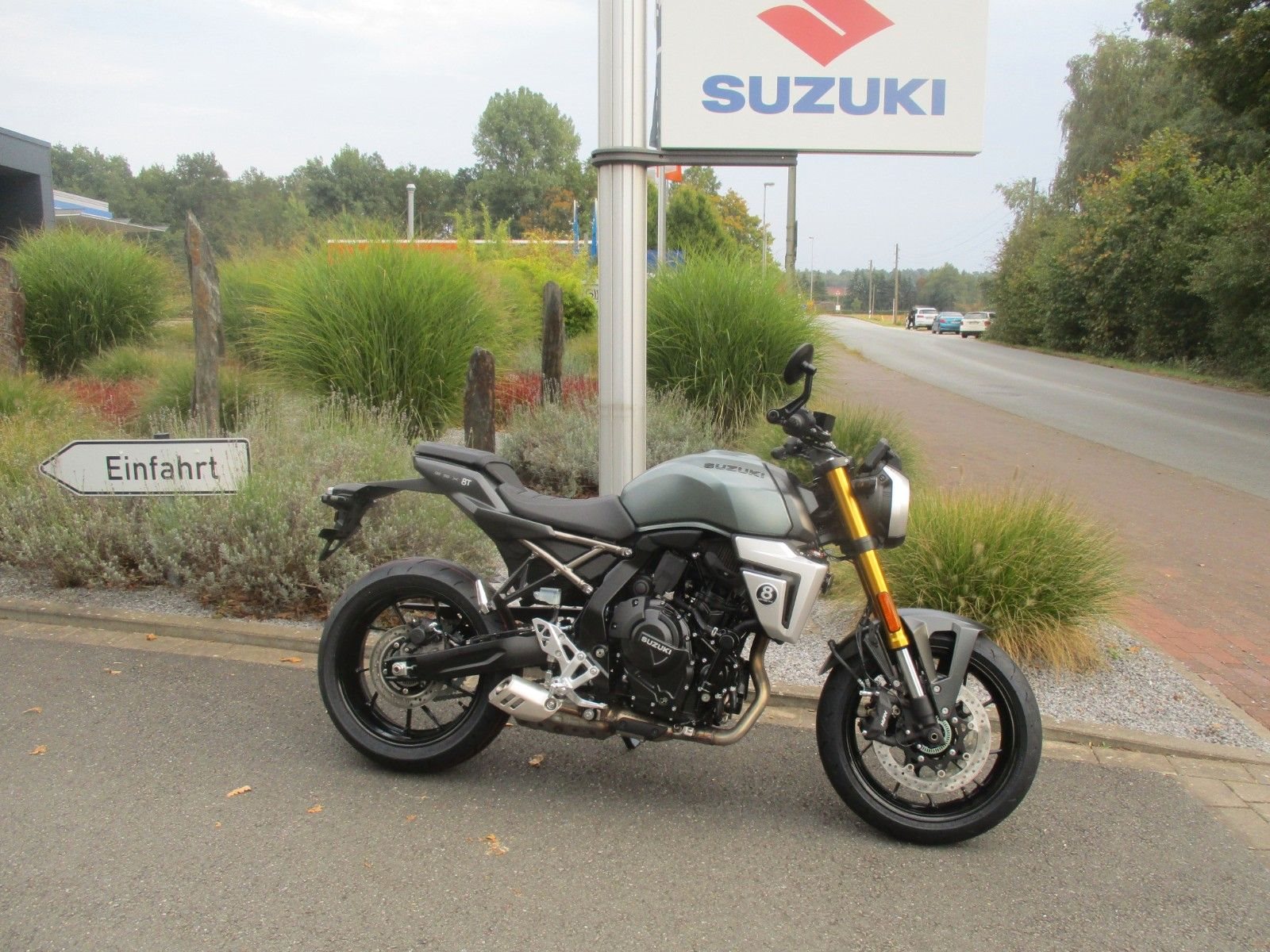 Suzuki GSX-8T