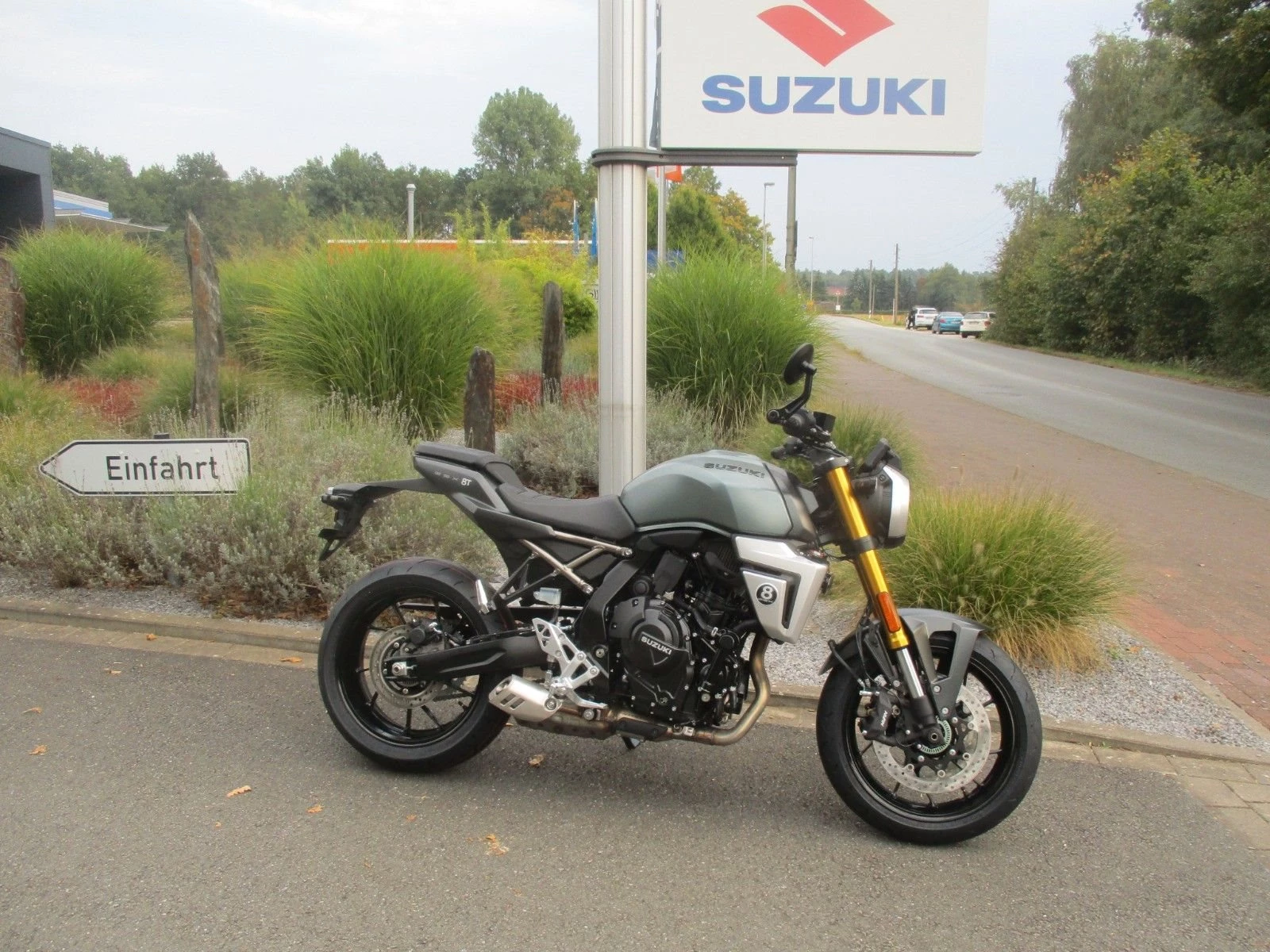 Suzuki GSX-8T