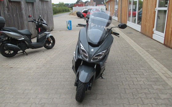 Gebrauchtmotorrad Suzuki Burgman 400 - Bild 7