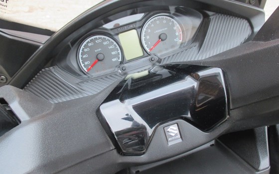 Gebrauchtmotorrad Suzuki Burgman 400 - Bild 9