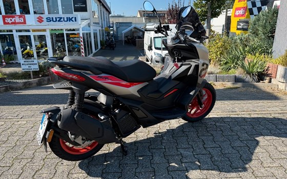 Gebrauchtmotorrad Aprilia SR GT Sport 200 - Bild 3