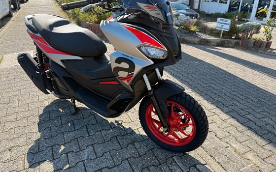 Gebrauchtmotorrad Aprilia SR GT Sport 200 - Bild 6