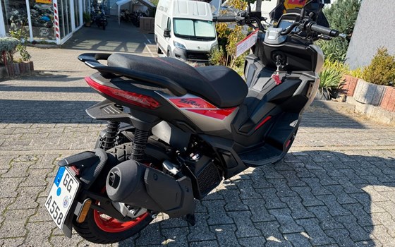 Gebrauchtmotorrad Aprilia SR GT Sport 200 - Bild 8
