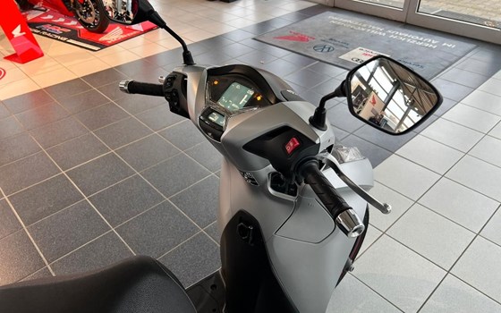 Gebrauchtmotorrad Honda SH350i - Bild 10