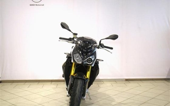 Gebrauchtmotorrad BMW S 1000 R - Bild 3 Gebrauchtmotorrad BMW S 1000 R - Bild 3