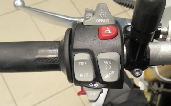 Gebrauchtmotorrad BMW S 1000 R - Bild 8