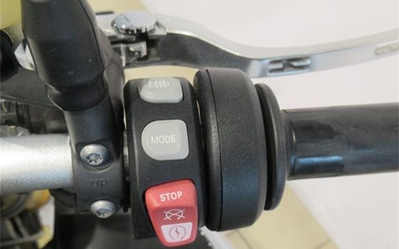 Gebrauchtmotorrad BMW S 1000 R - Bild 9 Gebrauchtmotorrad BMW S 1000 R - Bild 9