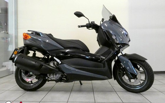 Gebrauchtmotorrad Yamaha XMAX 300 Tech MAX - Bild 2 Gebrauchtmotorrad Yamaha XMAX 300 Tech MAX - Bild 2