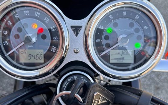 Gebrauchtmotorrad Triumph Bonneville T120 - Bild 7