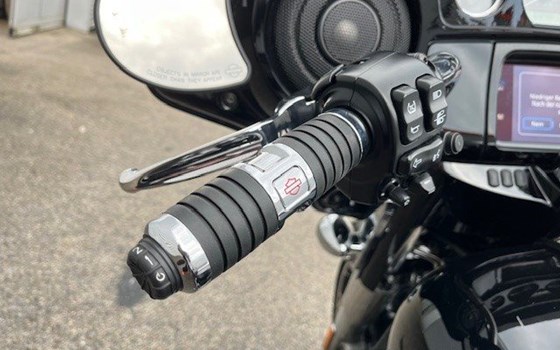 Gebrauchtmotorrad Harley-Davidson Touring Street Glide Special FLHXS - Bild 12 Gebrauchtmotorrad Harley-Davidson Touring Street Glide Special FLHXS - Bild 12