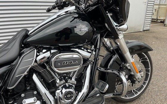 Gebrauchtmotorrad Harley-Davidson Touring Street Glide Special FLHXS - Bild 2 Gebrauchtmotorrad Harley-Davidson Touring Street Glide Special FLHXS - Bild 2