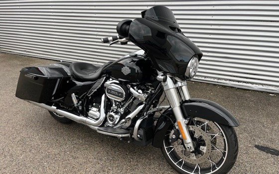 Gebrauchtmotorrad Harley-Davidson Touring Street Glide Special FLHXS - Bild 3 Gebrauchtmotorrad Harley-Davidson Touring Street Glide Special FLHXS - Bild 3