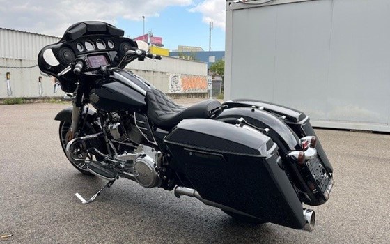 Gebrauchtmotorrad Harley-Davidson Touring Street Glide Special FLHXS - Bild 9 Gebrauchtmotorrad Harley-Davidson Touring Street Glide Special FLHXS - Bild 9