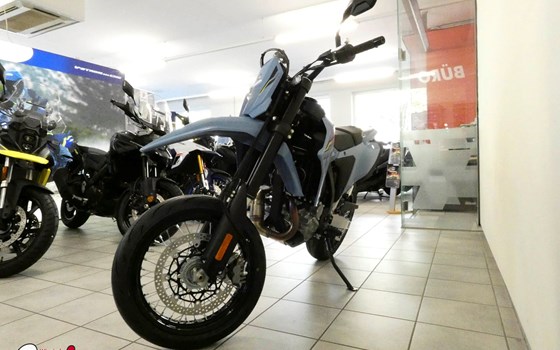 Neufahrzeug Suzuki DR-Z4SM - Bild 4 Neufahrzeug Suzuki DR-Z4SM - Bild 4