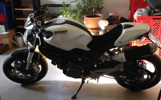 Gebrauchtmotorrad Ducati Monster 696 - Bild 1