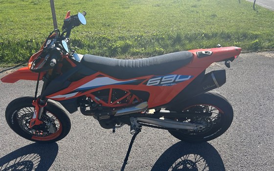 Gebrauchtmotorrad KTM 690 SMC R - Bild 1 Gebrauchtmotorrad KTM 690 SMC R - Bild 1