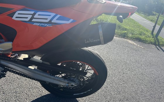 Gebrauchtmotorrad KTM 690 SMC R - Bild 2 Gebrauchtmotorrad KTM 690 SMC R - Bild 2