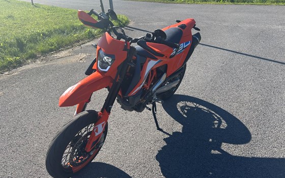 Gebrauchtmotorrad KTM 690 SMC R - Bild 3 Gebrauchtmotorrad KTM 690 SMC R - Bild 3