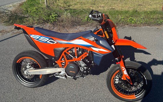 Gebrauchtmotorrad KTM 690 SMC R - Bild 4 Gebrauchtmotorrad KTM 690 SMC R - Bild 4