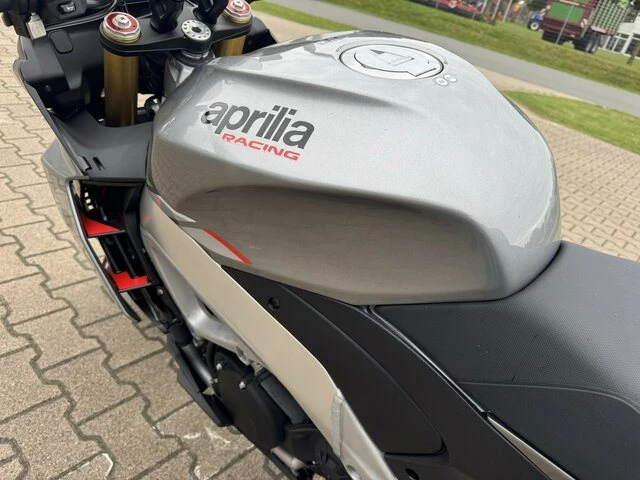 Angebot Aprilia Tuono V4 1100 Bild 7: Angebot Aprilia Tuono V4 1100