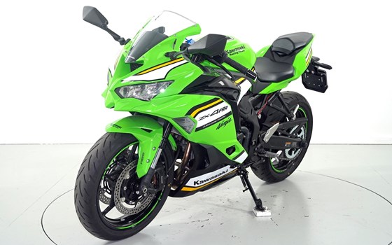 Neufahrzeug Kawasaki Ninja ZX-4RR - Bild 3