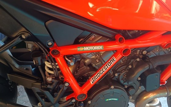 Gebrauchtmotorrad KTM 1290 Super Duke R EVO - Bild 1 Gebrauchtmotorrad KTM 1290 Super Duke R EVO - Bild 1