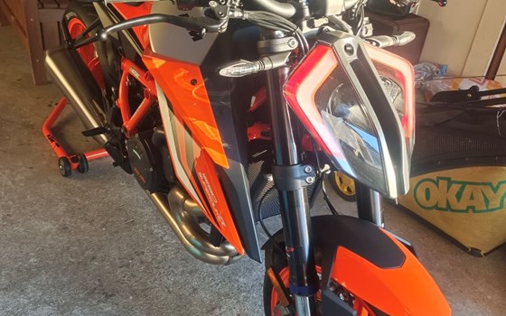 Gebrauchtmotorrad KTM 1290 Super Duke R EVO - Bild 4 Gebrauchtmotorrad KTM 1290 Super Duke R EVO - Bild 4