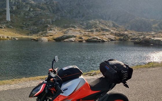 Gebrauchtmotorrad KTM 1290 Super Duke R EVO - Bild 6 Gebrauchtmotorrad KTM 1290 Super Duke R EVO - Bild 6