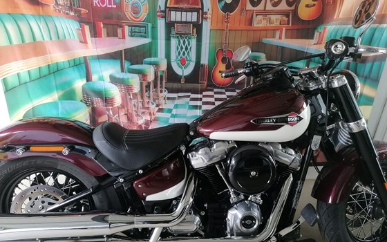 Gebrauchtmotorrad Harley-Davidson Softail Slim FLSL - Bild 2