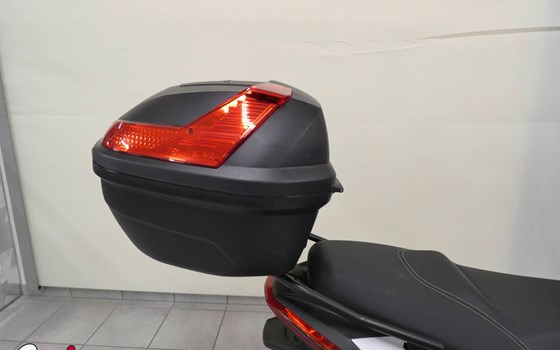 Gebrauchtmotorrad Aprilia SR GT 200 - Bild 6