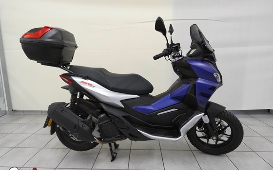 Gebrauchtmotorrad Aprilia SR GT 200 - Bild 2