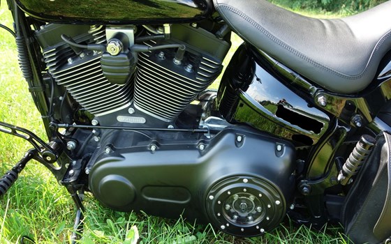 Gebrauchtmotorrad Harley-Davidson Softail Breakout FXSB - Bild 9