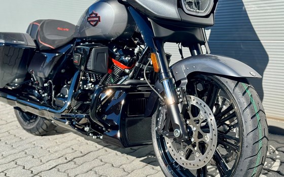 Neufahrzeug Harley-Davidson CVO Street Glide FLHXSE - Bild 6 Neufahrzeug Harley-Davidson CVO Street Glide FLHXSE - Bild 6