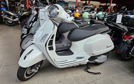 Neufahrzeug Vespa GTS 300 Super - Bild 1