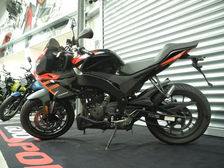 Offer Aprilia Tuono 125 Bild 2: Offer Aprilia Tuono 125