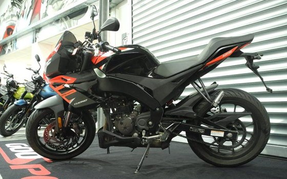 Gebrauchtmotorrad Aprilia Tuono 125 - Bild 2