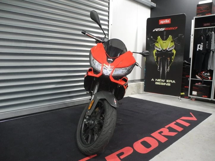 Offer Aprilia Tuono 125 Bild 3: Offer Aprilia Tuono 125