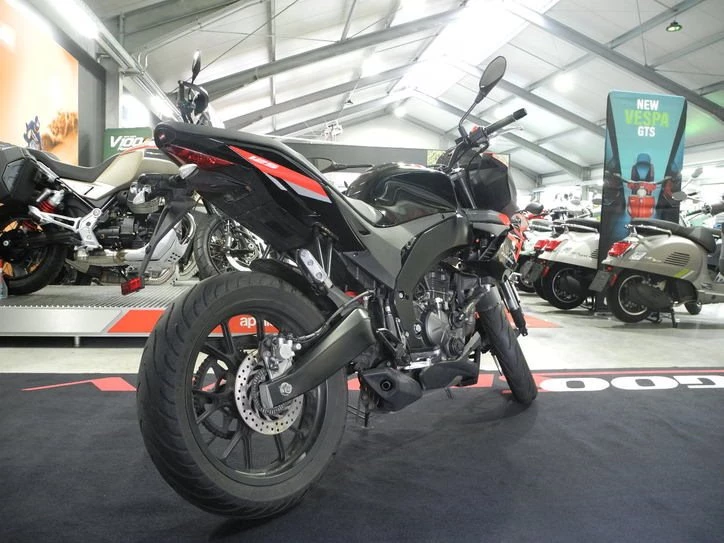 Offer Aprilia Tuono 125 Bild 7: Offer Aprilia Tuono 125