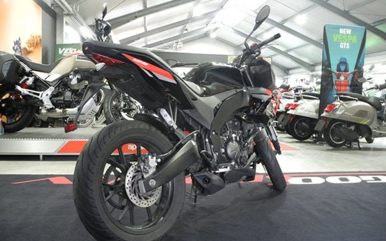 Gebrauchtmotorrad Aprilia Tuono 125 - Bild 7