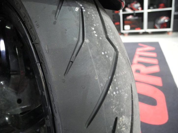 Offer Kymco AK 550i ABS PREMIUM Bild 9: Offer Kymco AK 550i ABS PREMIUM