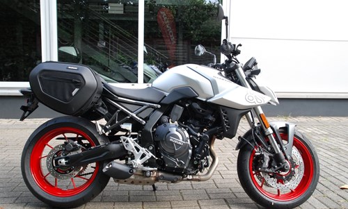 Suzuki GSX-8S