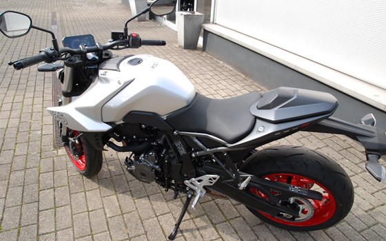 Gebrauchtmotorrad Suzuki GSX-8S - Bild 6