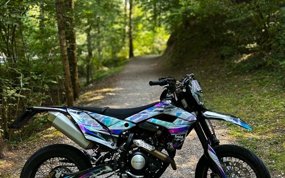 Gebrauchtmotorrad Sherco 125 4-Takt SM Black Moon RS - Bild 1 Gebrauchtmotorrad Sherco 125 4-Takt SM Black Moon RS - Bild 1