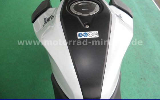 Neufahrzeug Honda CB125R - Bild 16