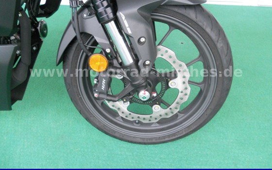 Neufahrzeug Honda CB125R - Bild 3