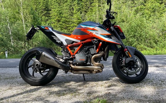 Gebrauchtmotorrad KTM 1290 Super Duke RR - Bild 1 Gebrauchtmotorrad KTM 1290 Super Duke RR - Bild 1